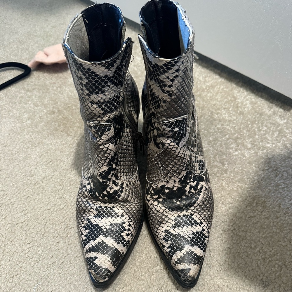 🔴 5/$10 blondo Boots